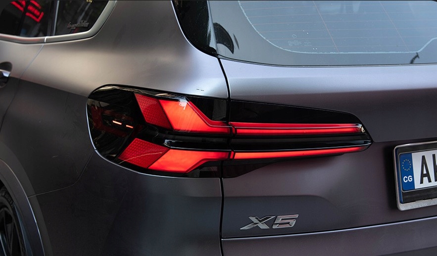 Монтаж задних света автомобильных full led к задних лампа bmw x5 g05 2018-2023 в Украине