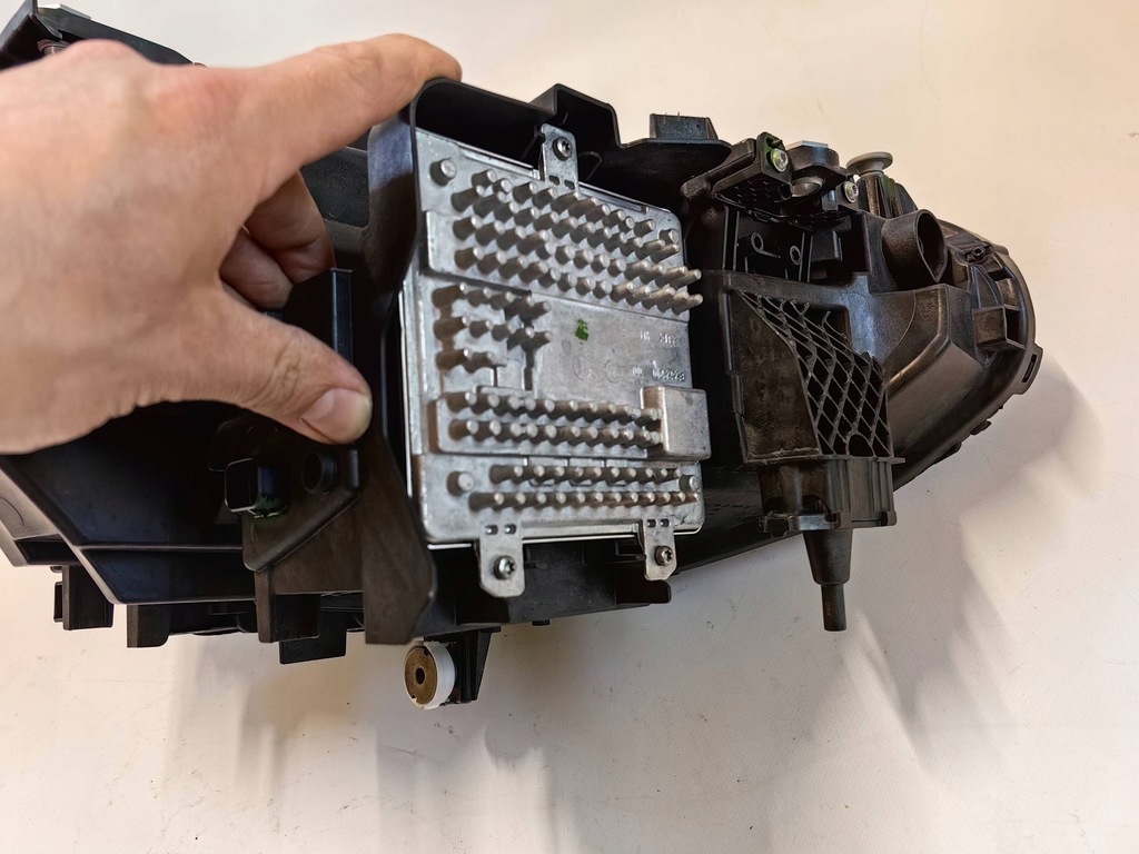 фото №11, Bmw 2 g42 cs gold- лампа full led ліва cała polecam