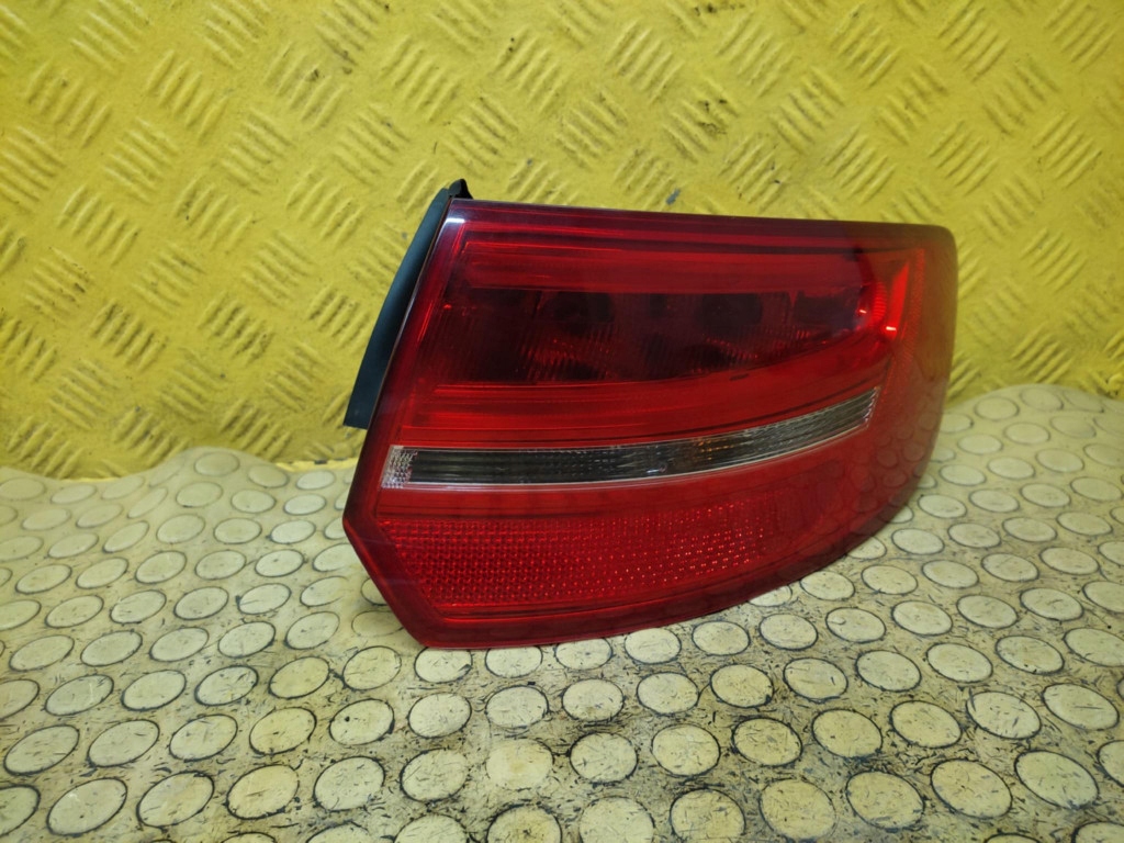 Купити Audi a3 8p sportback фара правий задній 8p4945096e