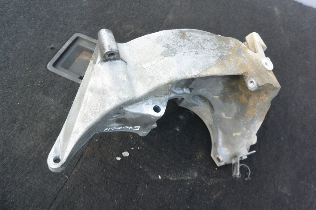 Кронштейн генератора 3.0d n57 bmw x5 e70 e71 рестайлинг  f15 в Украине