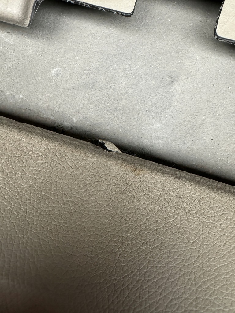 фото №4, Дверца бардачка консоли верхней mercedes actros mp 4