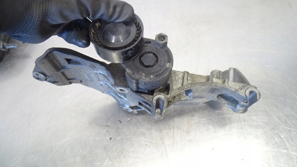 Кронштейн генератора renault megane 3 1.5dci Оригинал