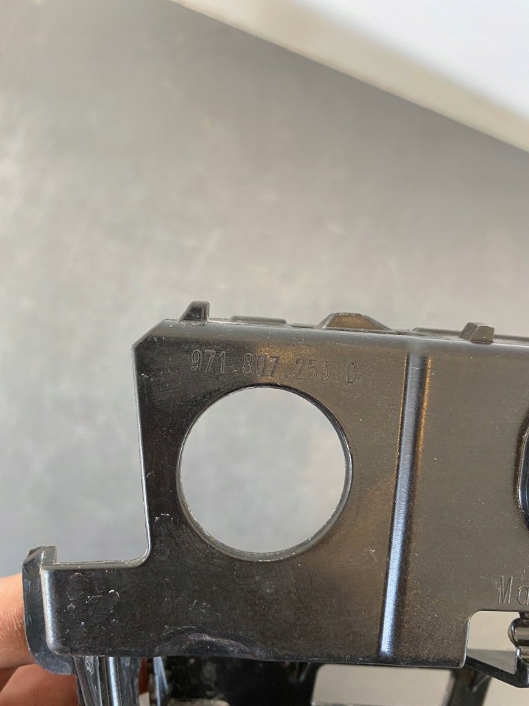 фото №9, Направляющая бампера задняя l ewy porsche panamera 971