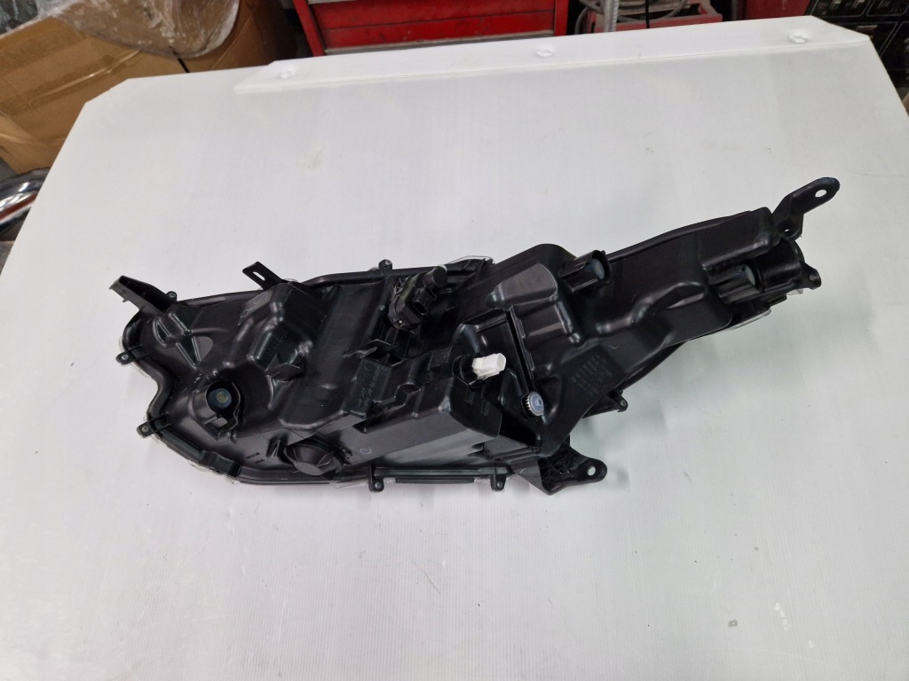 Toyota yaris iv - фара full led Цена