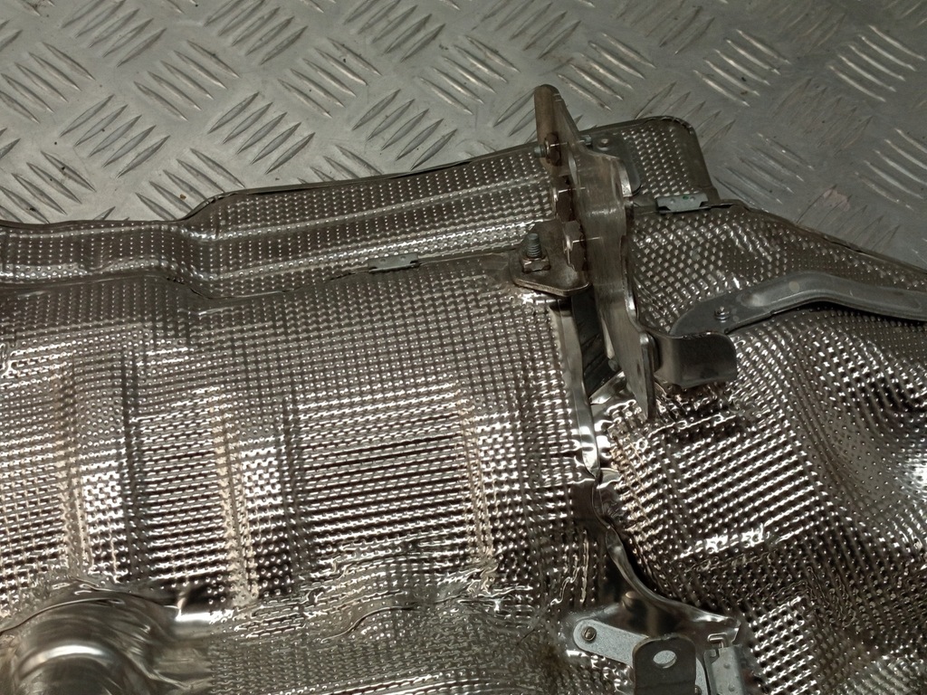 фото №13, Mercedes w206 защита тепловая a2541424100