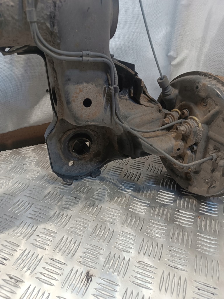 Балка подвеска заднего peugeot 301 1.6hdi 2018r Доставка