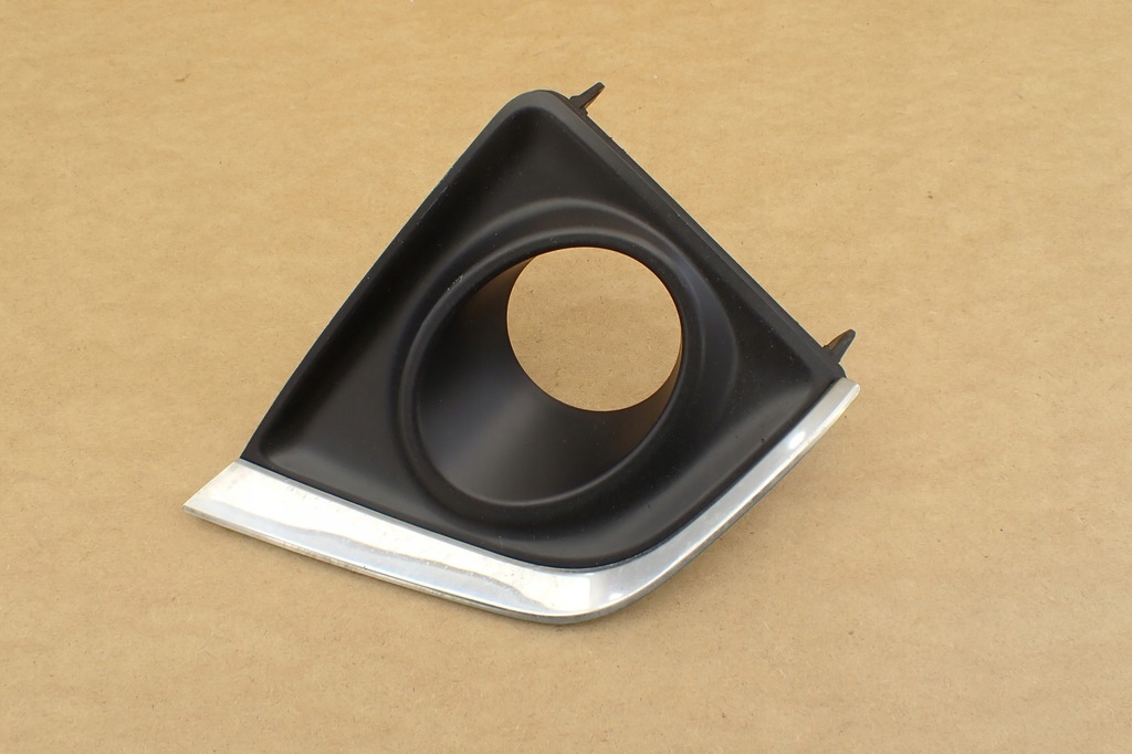 фото №11, Решётка рамка противотуманной фары левая левый перед toyota corolla e16 e18 81482-02390