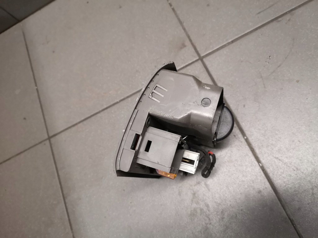 фото №8, Решётка обдув туннель задняя audi a8 d2 4d0819203g