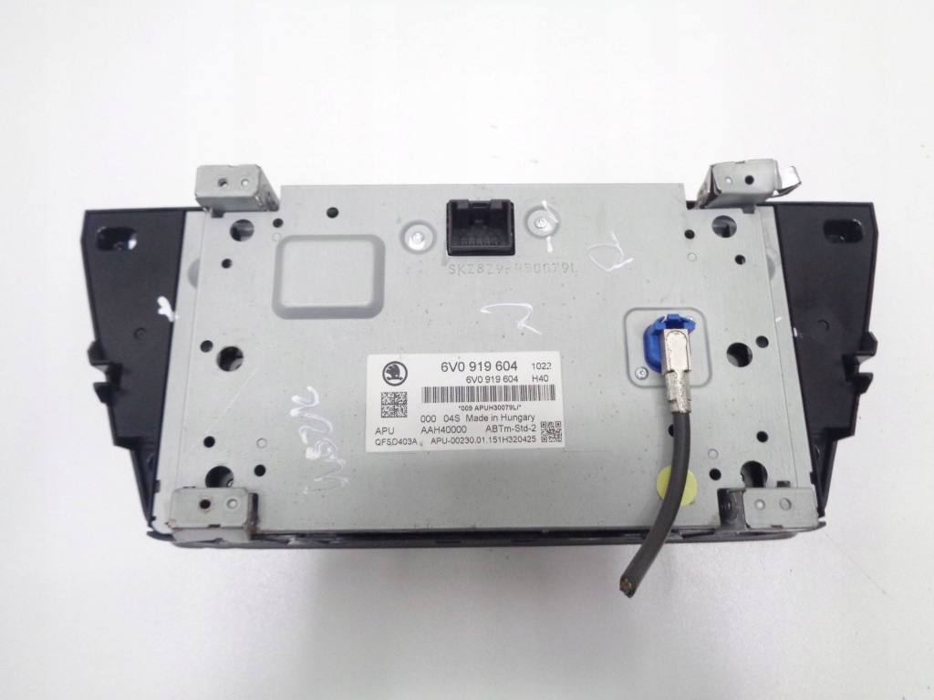 фото №2, Skoda fabia iii 6v радио дисплей панель 14r-