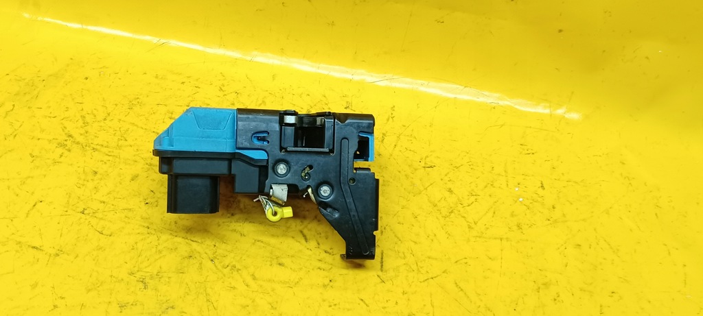 фото №8, Замок дверь правый перед volvo v70 ii 00-04r 8pinów