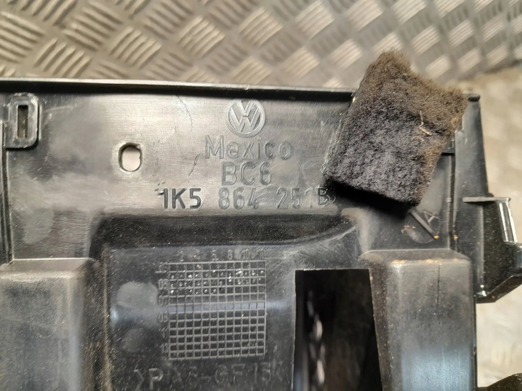 фото №13, Vw golf v подлокотник бардачок 1k5864251b