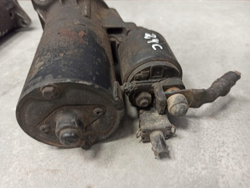 Vw golf v 03-10 1.4b стартер 00001122404 в Україні