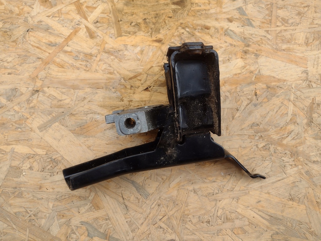 фото №4, Кронштейн подушка двигателя toyota yaris iii