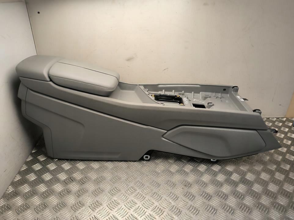 фото №1, Середня консоль audi q7 2017 4m0863243b