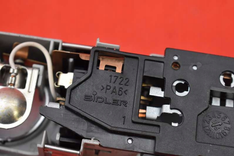 фото №7, Лампа освещение салона задняя 4l0947111b audi a6 c6 04-08