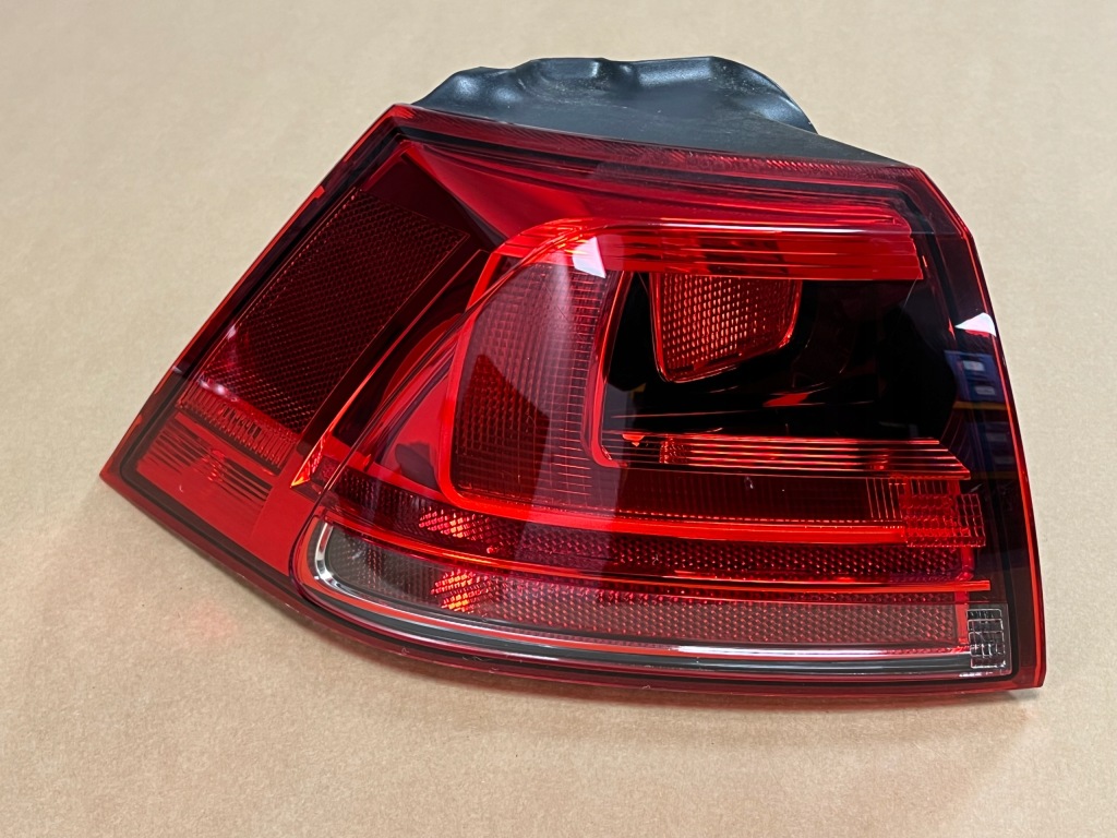 фото №1, Vw golf 7 vii лампа задня 5g0945095n