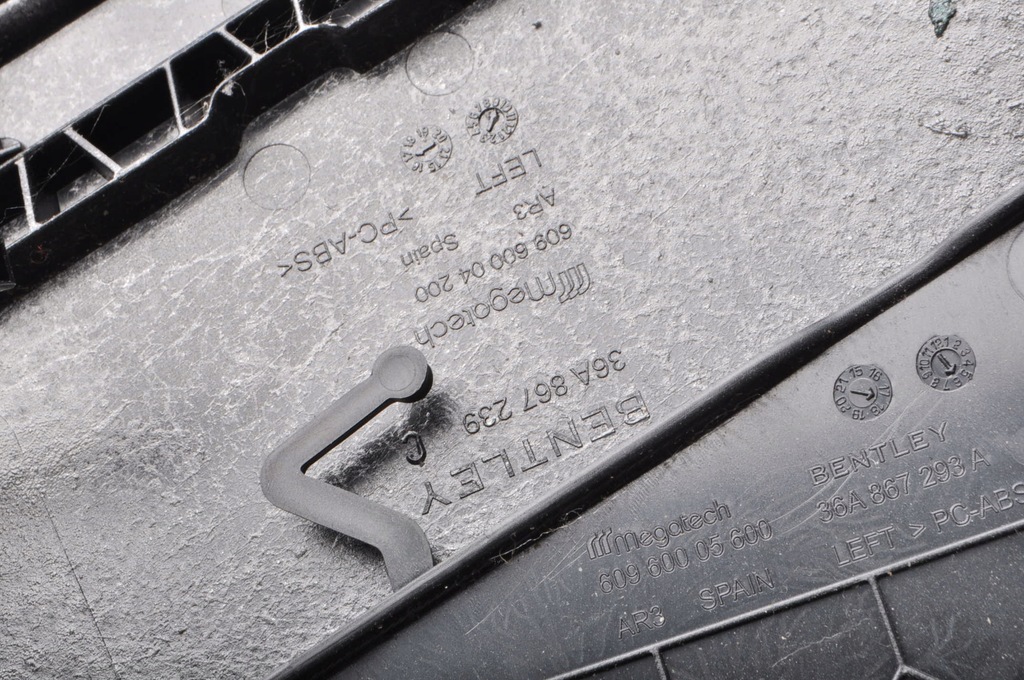 фото №12, Bentley bentayga захист стійка ліва 36a867239c 18r