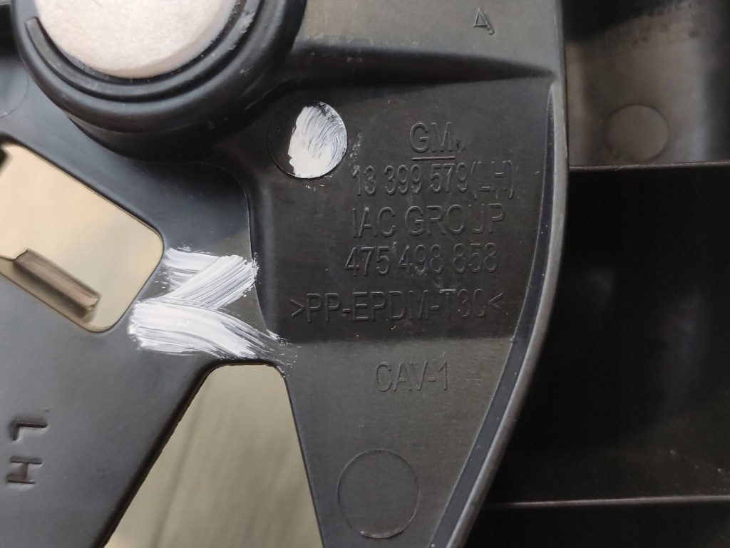 Opel corsa e напрямна кронштейн бампера лівий задня 13399579 Зі Шроту