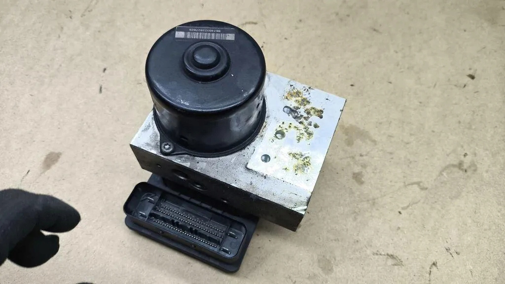 фото №7, Насос abs mercedes-benz clk c209 a2095452632 2.7l дизель 2005