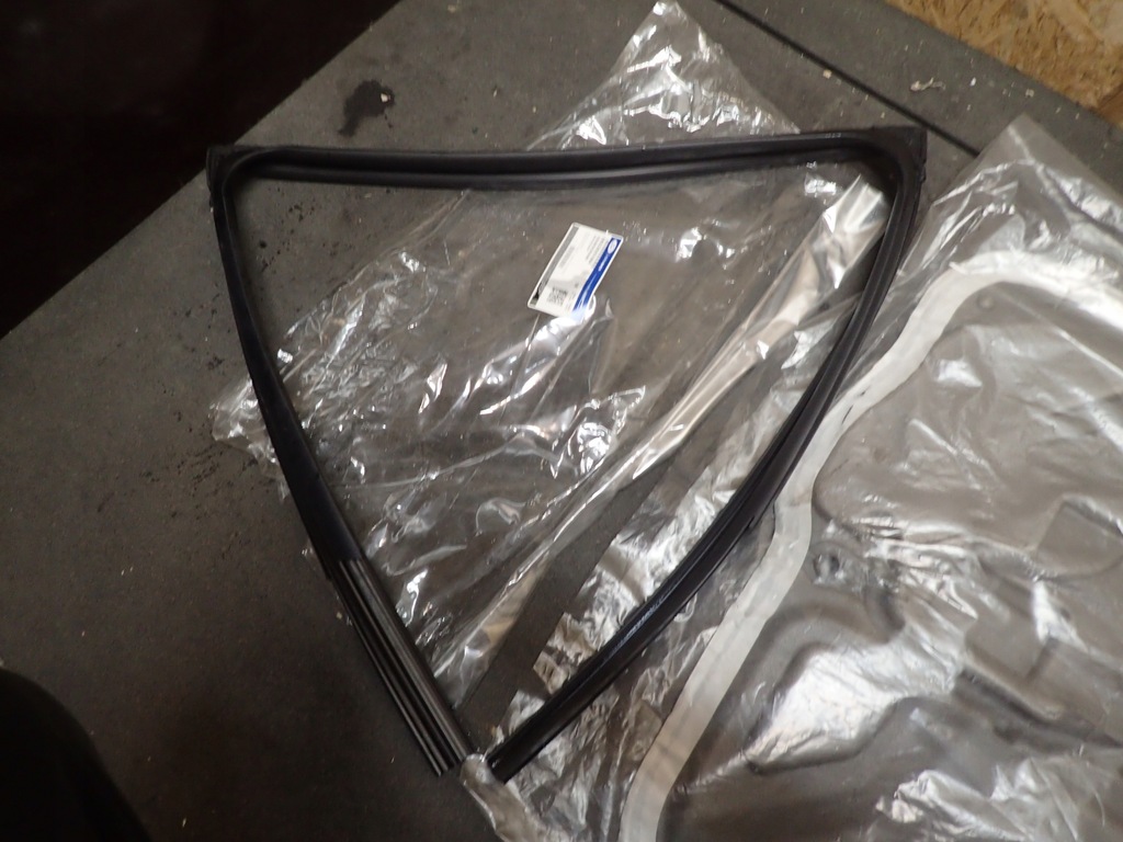 фото №3, Прокладка дверь ford ranger пена eb3z2625766a