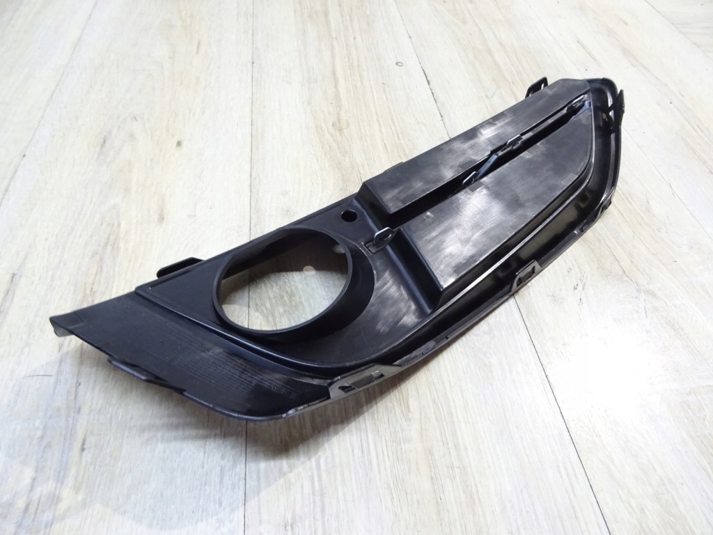 Bmw 1 f20 f22 права решітка бампера 108336-10 Недорого