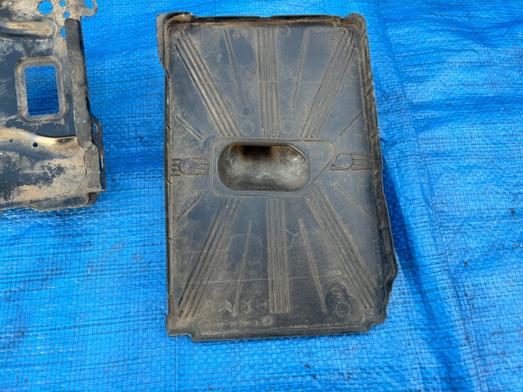 Купить Peugeot 308 t9 рестайлинг  основание компьютер аккумулятор