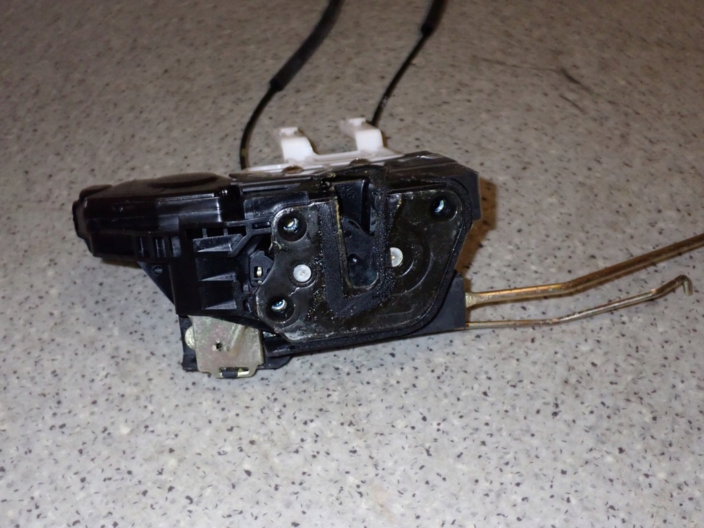 фото №5, Hyundai santa fe 01- замок дверь передний правый