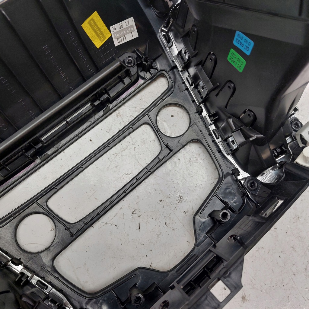 фото №11, Ford focus mk3 st рамка радио приборная панель средняя