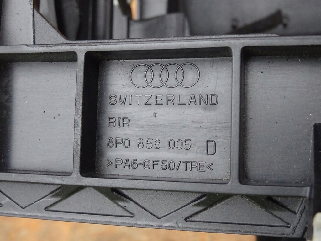 фото №6, Audi a3 8p рамка корзина радио переключатели запуск стоп аварийная 2din 8p0858005