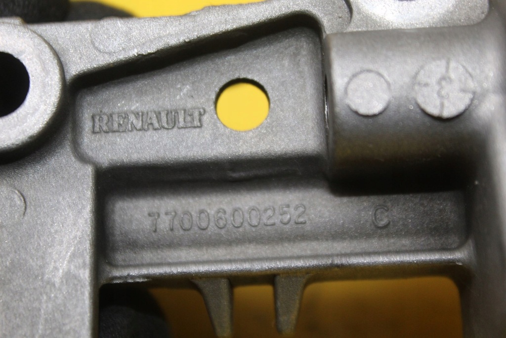 фото №8, Насос масла 7700600252 f9k trafic ii 1.9dti