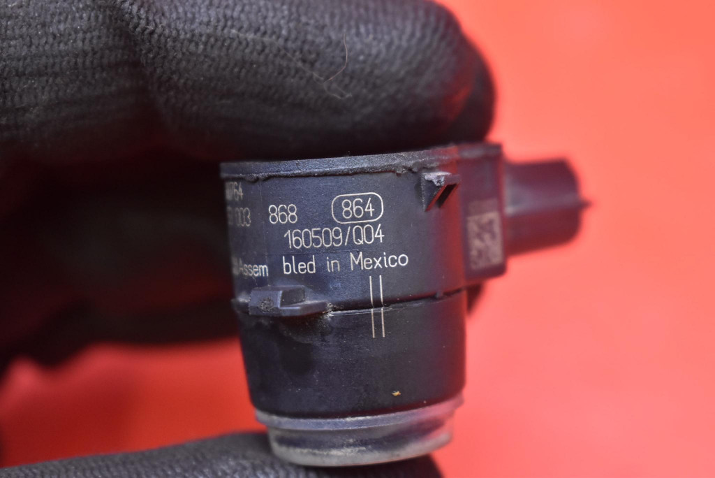 Датчик парковки задний  pdc 13300764 opel zafira c 12-16 Киев