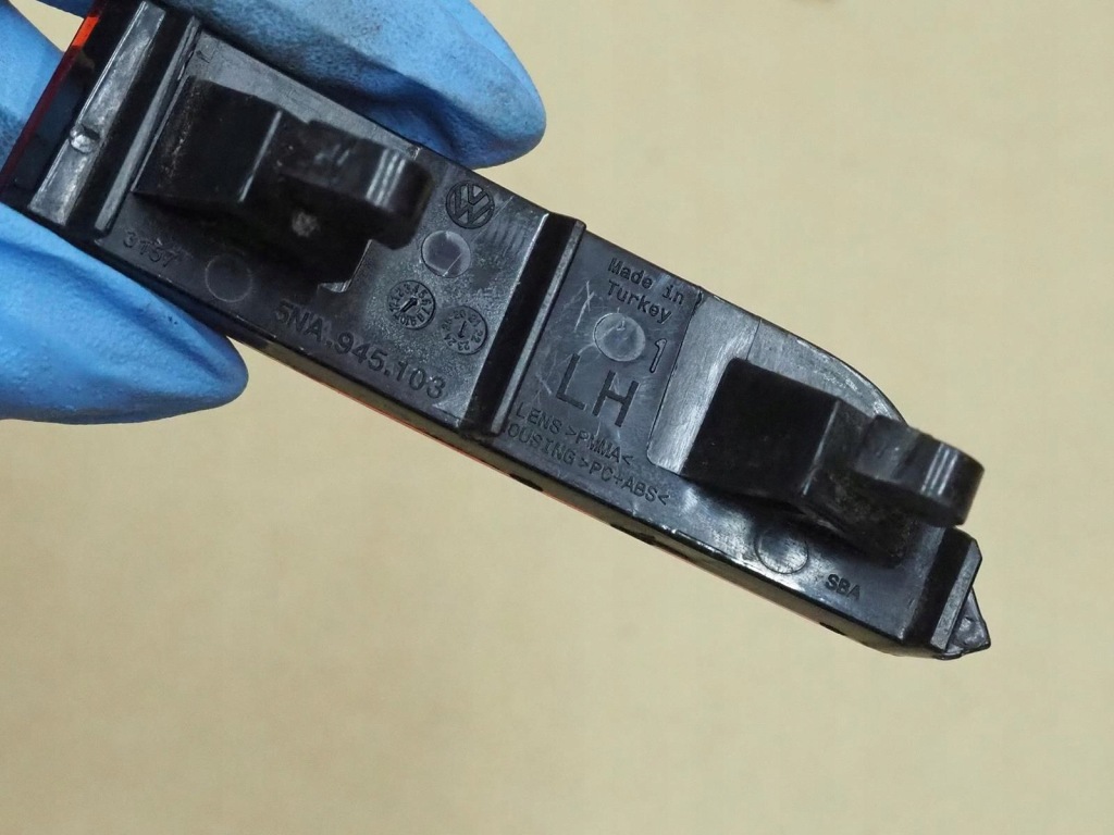 фото №13, Vw tiguan ii 15- отражатель бампера левый задняя 5na945103