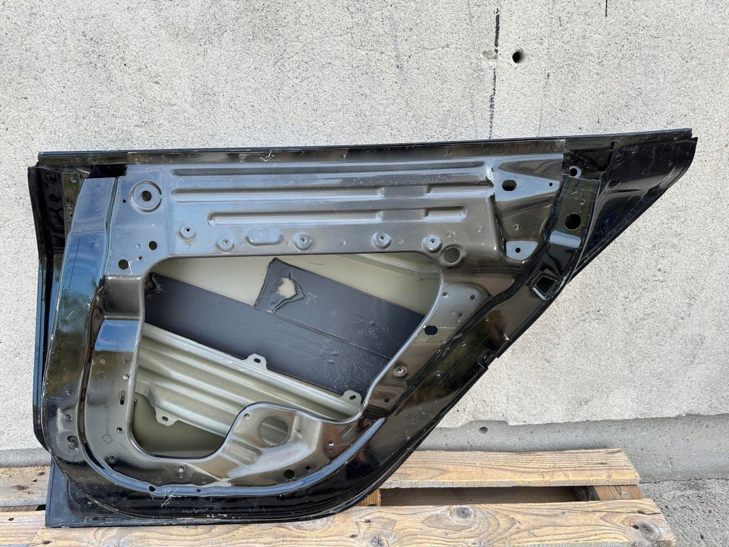 Дверь задняя задняя правое  tesla model 3 в хорошем состоянии оригинал  wlkp Недорого