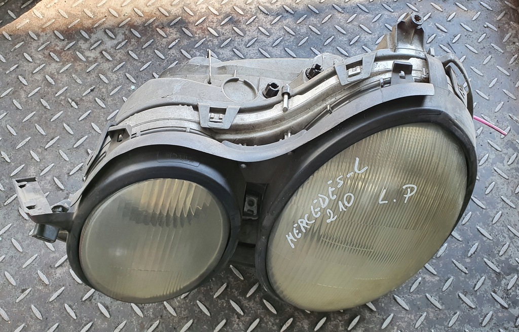 фото №1, Лампа левый перед mercedes w210