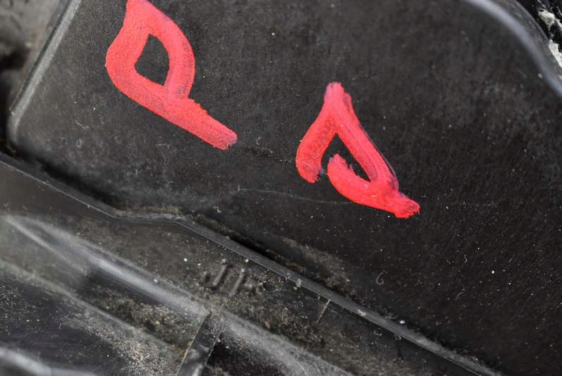 фото №9, Замок дверь правый перед передний eu mitsubishi lancer 7 vii 00-08