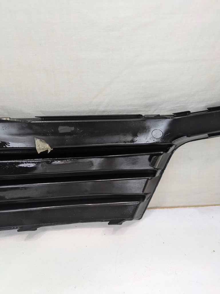 Audi a3 перед правий решітка нижня бампера передній 8v3807682m Недорого