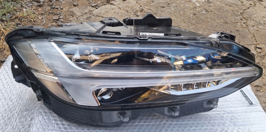 фото №1, Volvo v90 s90 full led фара правый 31655759 org ^
