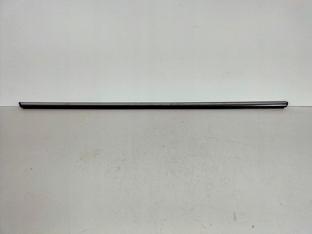 фото №1, Молдинг уплотнитель правая mini cooper r55 r56 06-