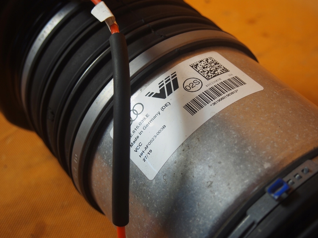 Audi e-tron амортизатор перед левый 4ke616039e 27km Цена