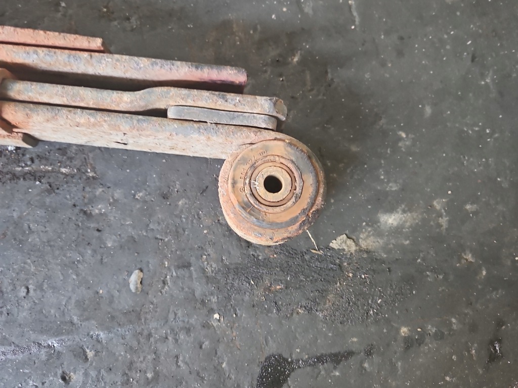 фото №5, Ресора 6 щітка mercedes kaczka t1 w601