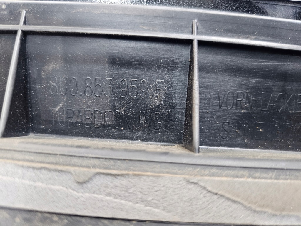 фото №8, Молдинг нижня двері лівий перед audi q3 8u 8u0853959f ly9b