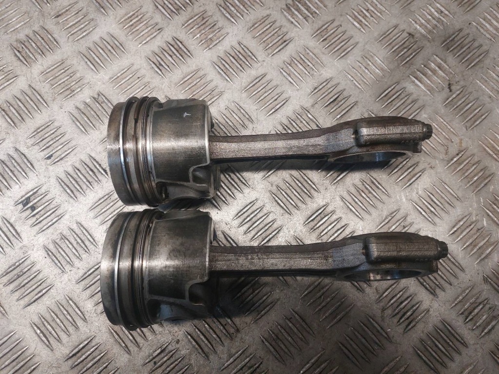 Поршень + шатун volkswagen transporter t5 2.5 tdi 81l113 Київ