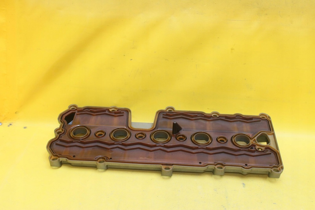 фото №7, Крышка клапанов s6 c6 5.2fsi 07l103472