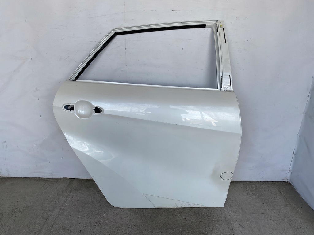 фото №1, Toyota mirai i 2014r- дверь правое задние