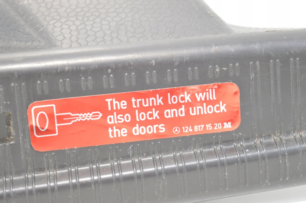 Захист поріг край багажника mercedes r129 sl 1296980089 в Україні