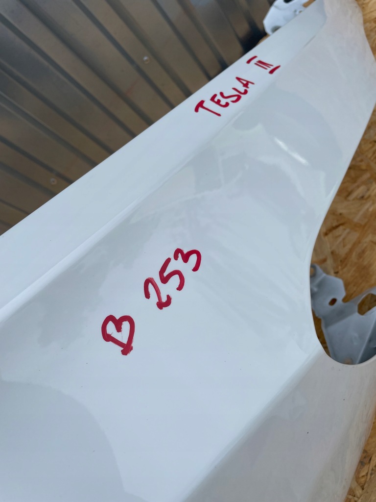 Крило передній правий перед tesla model 3 3 Ціна