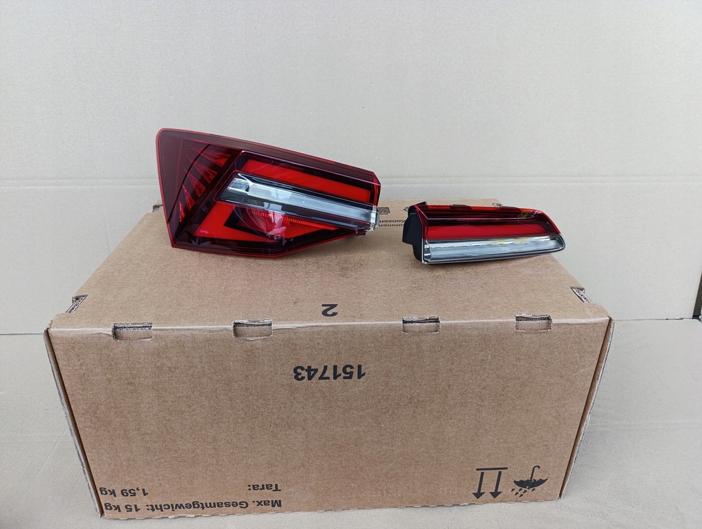 фото №14, Skoda karoq lift лампа левая задняя левый задняя задняя w крышка w крыло idealne