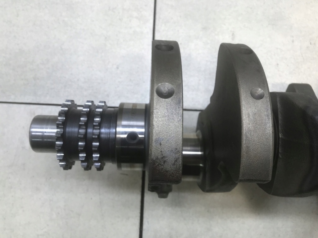 Wał колінчастий mercedes w210 60203115 в Україні