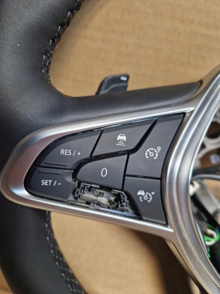 фото №3, Воздуховод кожа лепестки переключения renault clio v