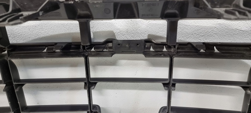 Решётка средняя бампера porsche cayenne 9y0 17-22 в Украине